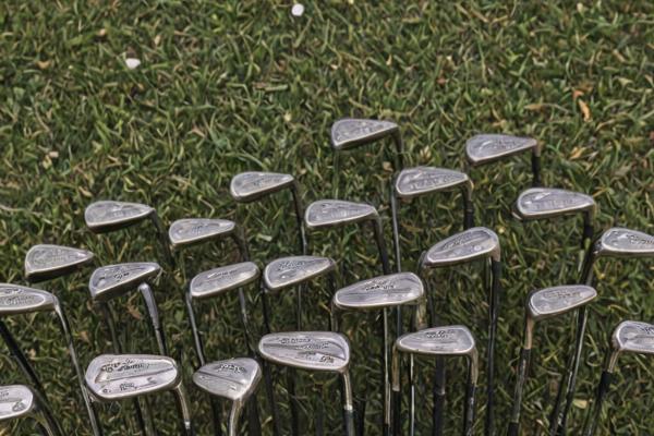 Complete golf club set regripping service